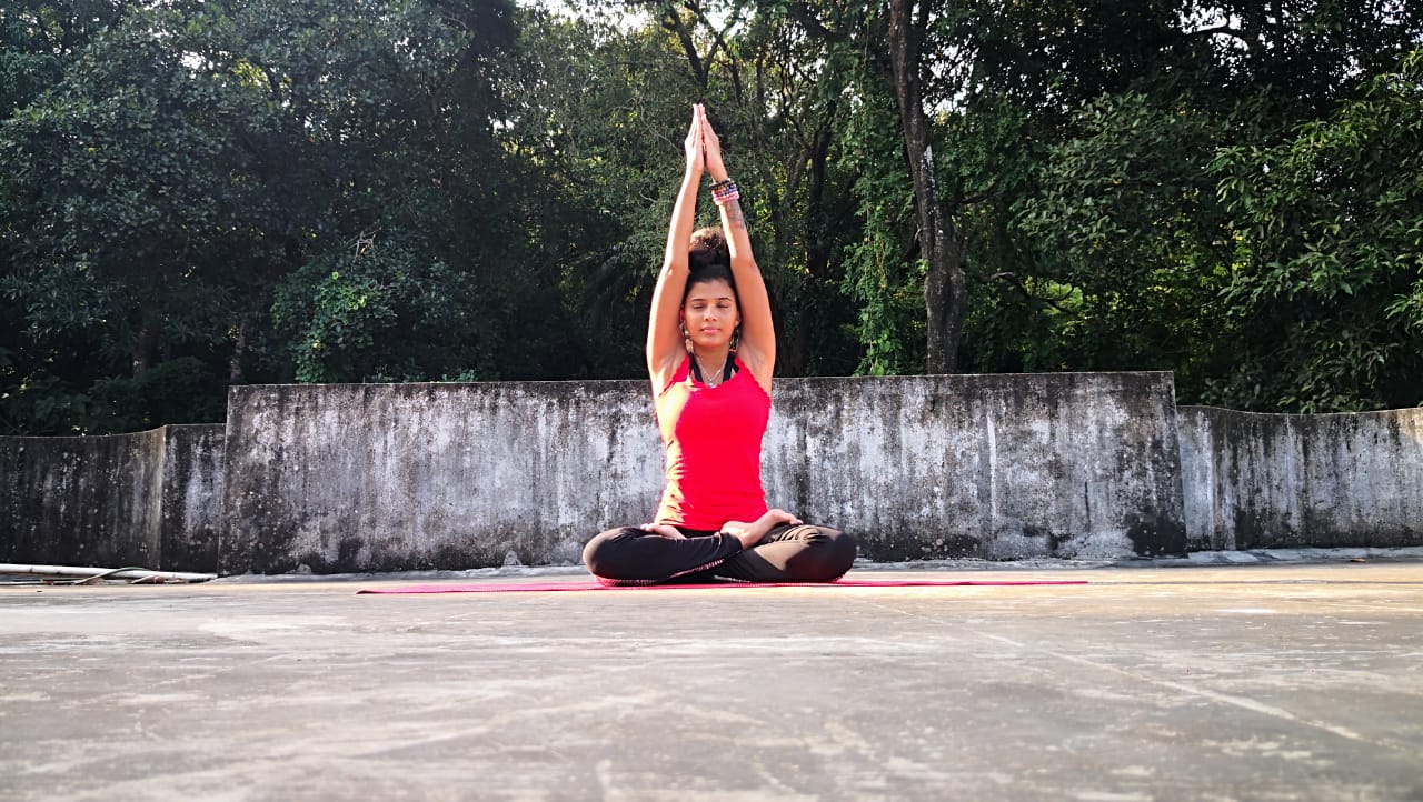 Yoga: Seated Parvatasana / Mountain Pose Stretches